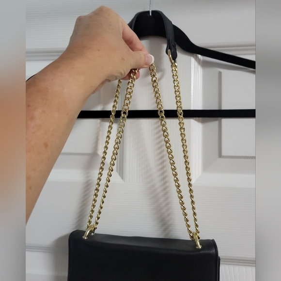 BCBGeneration Milly Crossbody Black Leather Bag With Adjustable Chain Strap - Picture 3 of 8